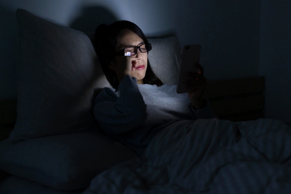 Thận suy, mắt mờ khi ngủ muộn thành “chuẩn sống” - 6