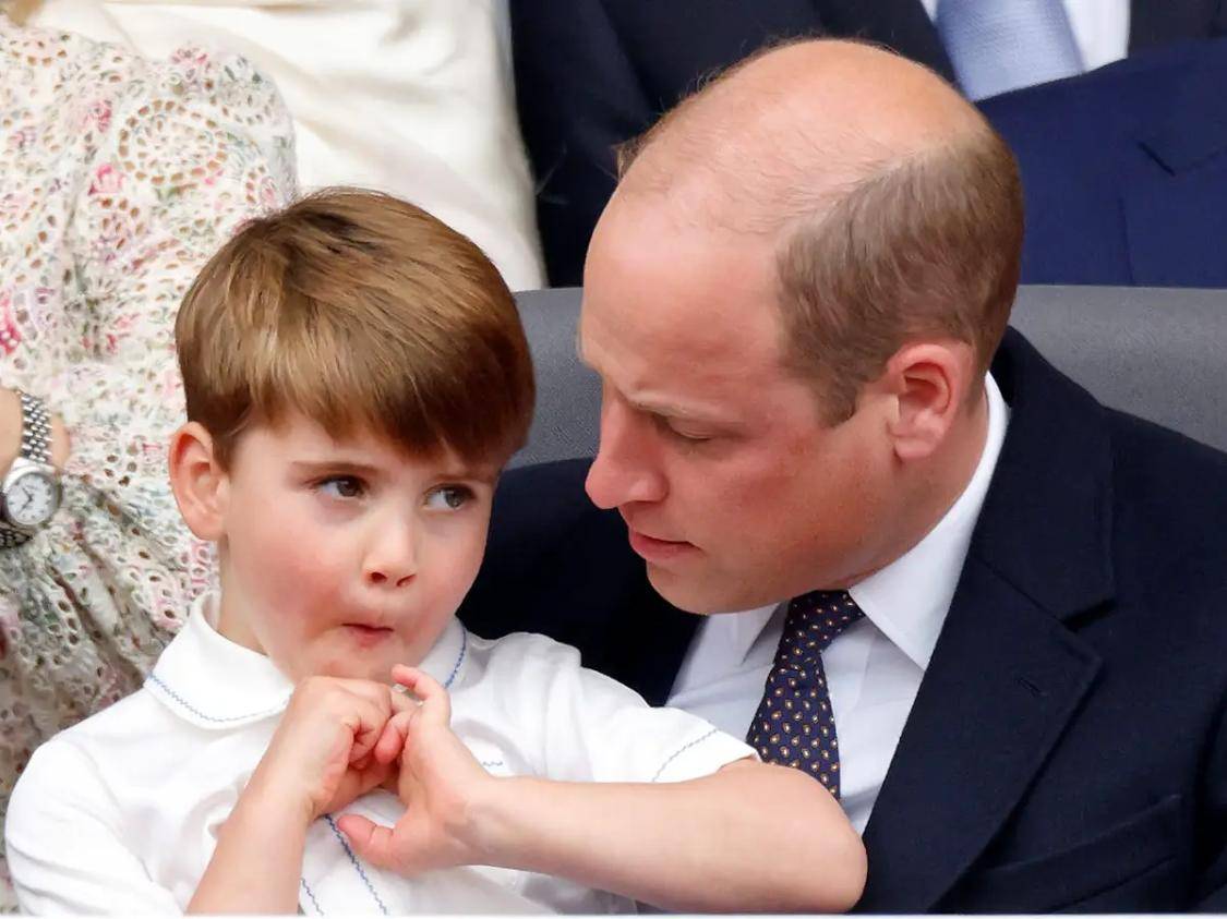 Không phải iPad hay đồ hiệu, đây mới là thứ Thân vương William dùng để chữa lành cho các con giữa 