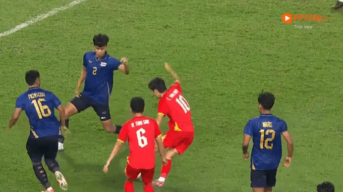 Thắng nghẹt thở Thái Lan, màn lội ngược dòng siêu đẳng cấp giành vàng của U.23 Việt Nam: VFF thưởng lớn! - Ảnh 8. Thắng nghẹt thở Thái Lan, màn lội ngược dòng siêu đẳng cấp giành vàng của U.23 Việt Nam: VFF thưởng lớn! - Ảnh 8.