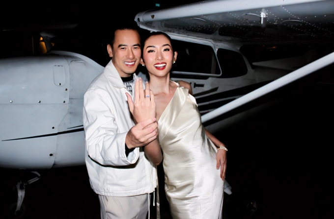 Thanh Khoa được bạn trai U50 cầu hôn trên trực thăng 2 Thanh Khoa và bạn trai Việt kiều sau màn cầu hôn trên trực thăng hồi cuối tháng 11 ở Mỹ.