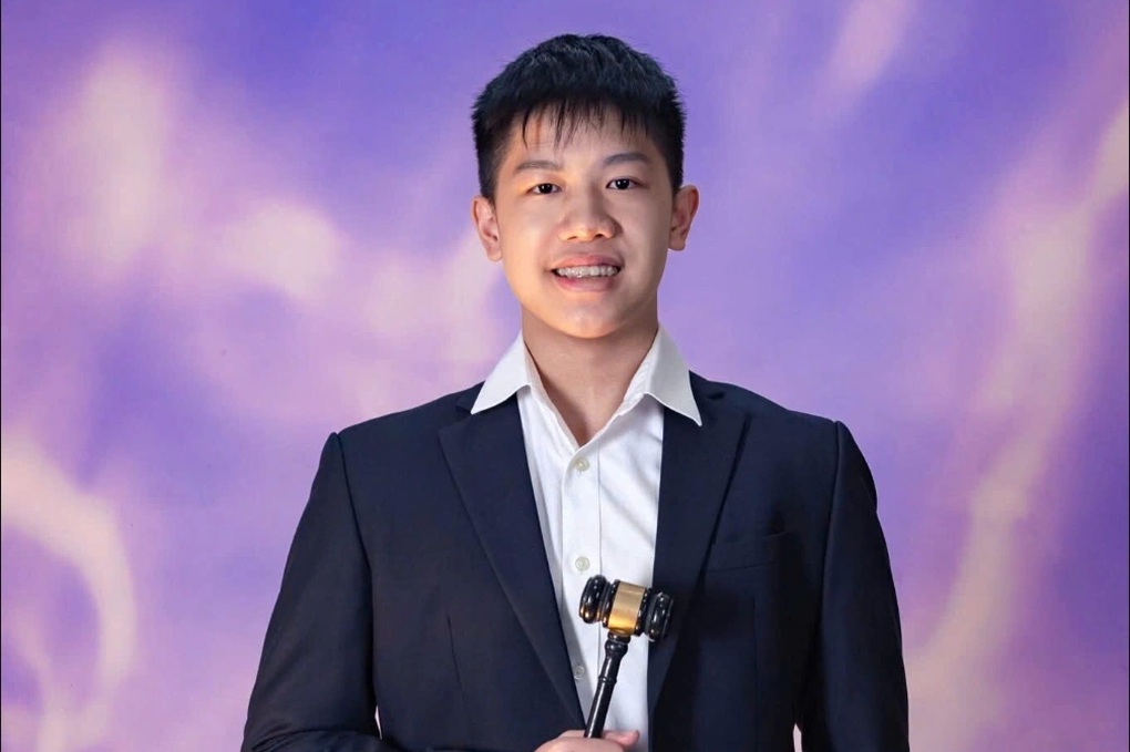Thành tích hiếm có của nam sinh Hà Nội 15 tuổi, giành học bổng trường top - 1