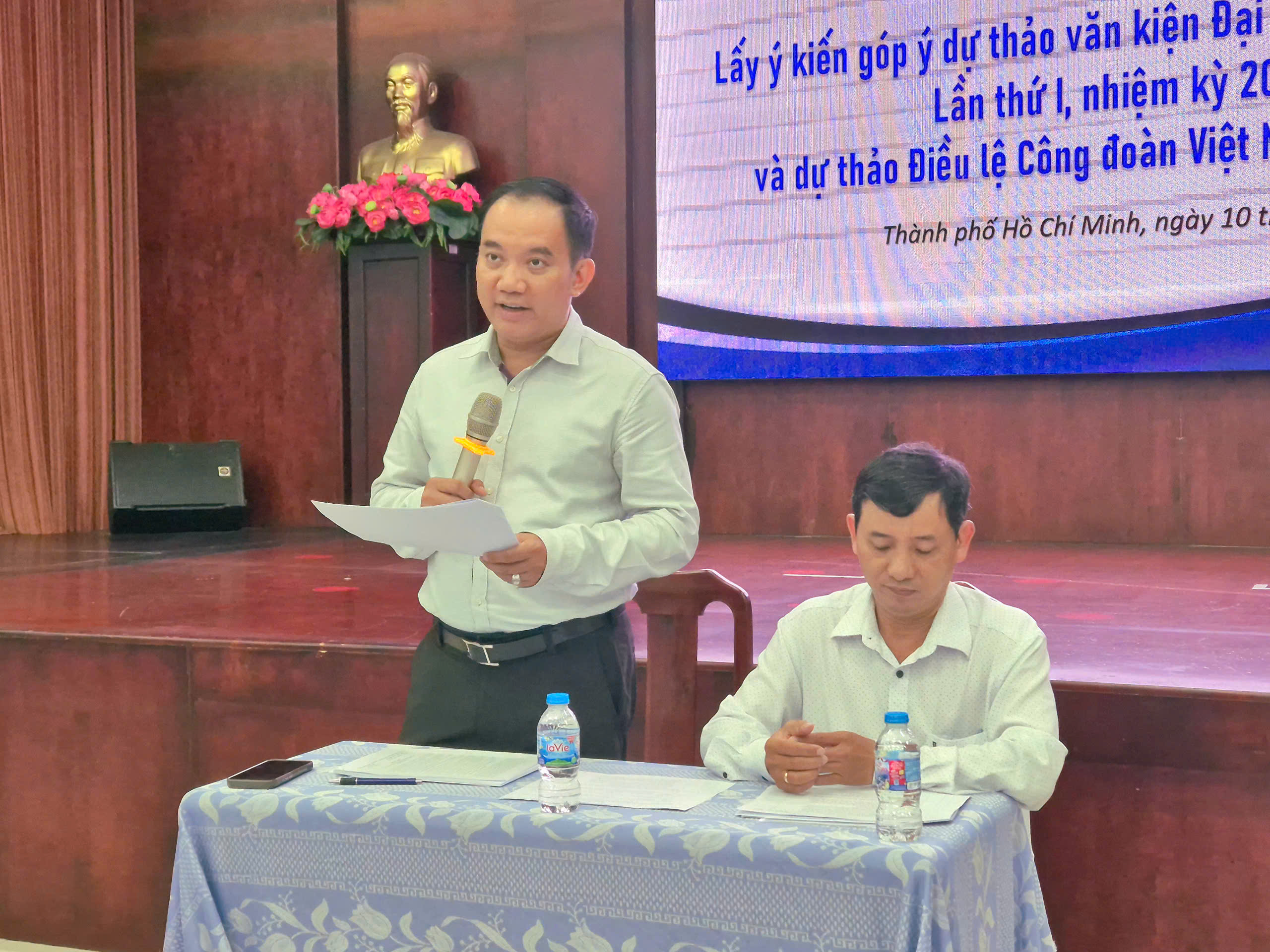 Tháo điểm nghẽn, phát huy hiệu quả vai trò Công đoàn phường, xã 1 Cần đánh giá đầy đủ, khách quan về tình hình hoạt động của Công đoàn phường, xã, đặc khu - Ảnh 1.