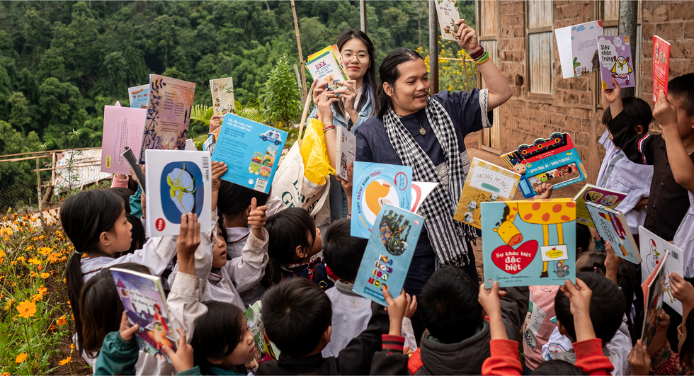 Thấy gì từ ồn ào liên quan dự án từ thiện “Nuôi em”? - 1