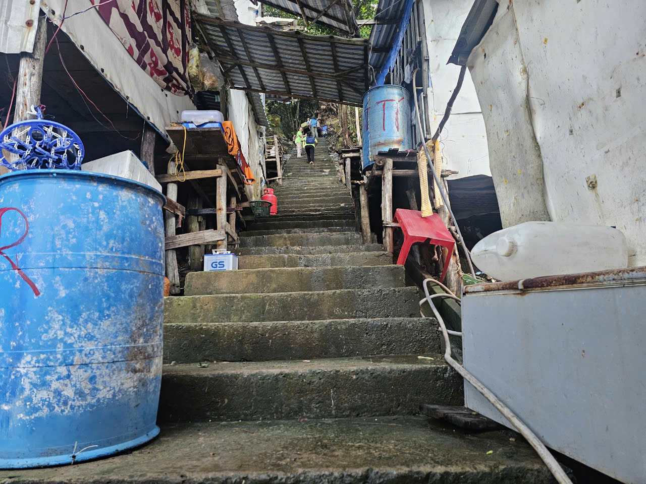 NGHĨA TÌNH TP HCM, VÌ BIỂN ĐẢO THÂN YÊU(*): Thầy giáo NGHĨA TÌNH TP HCM, VÌ BIỂN ĐẢO THÂN YÊU(*): Thầy giáo