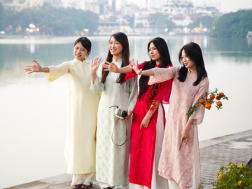 Theo chân giới trẻ lên Đồn Đèn đón bình minh và săn biển mây tuyệt đẹp 15 Nàng thơ chi tiền triệu chụp ảnh áo dài cuối năm