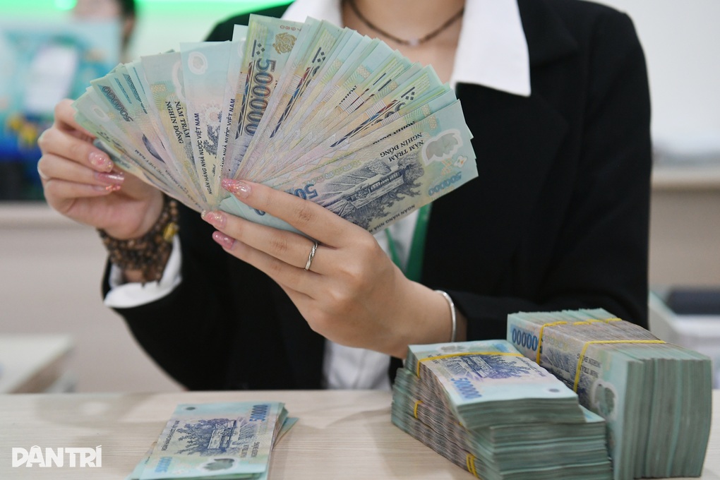 Thị trường xuất hiện lãi suất tiết kiệm lên tới 8,3%/năm - 1