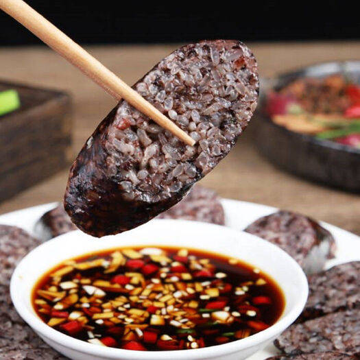 Chán Phượng Hoàng Cổ Trấn, giới trẻ rủ nhau sang Bách Sắc: Thiên đường ẩm thực 