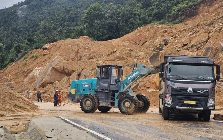 Thiên tai cực kỳ dị thường, khả năng còn 1-2 cơn bão trên Biển Đông- Ảnh 3.