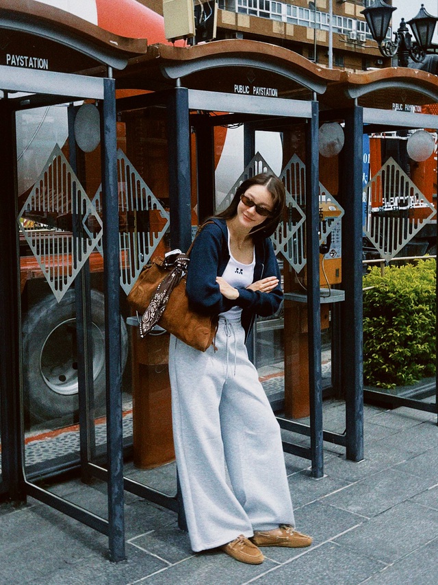 Thoát khỏi sự đơn điệu trong ngày đông với áo cardigan- Ảnh 1.