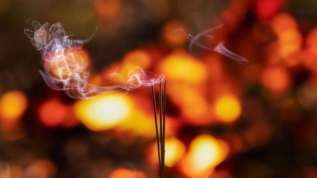 Thời điểm thắp hương tốt nhất- Ảnh 1.