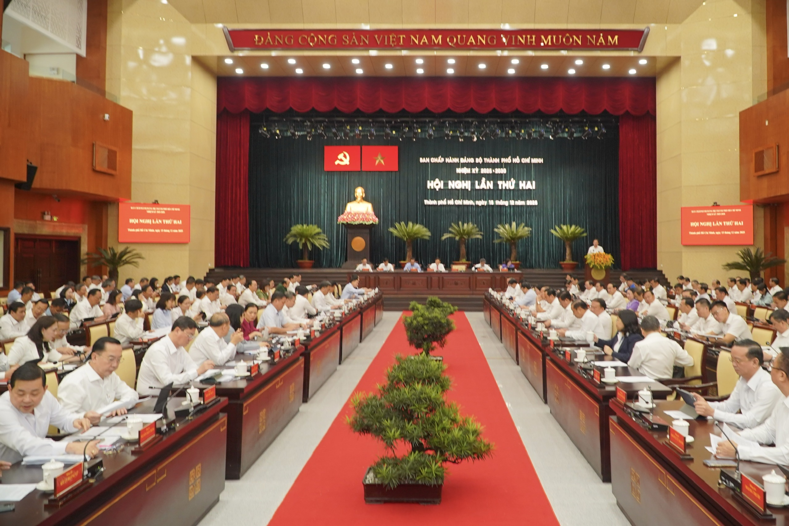 Thời điểm then chốt cho chặng đường 2025-2030 1 Hội nghị Ban Chấp hành Đảng bộ TPHCM: Thời điểm then chốt cho chặng đường 2025-2030 - Ảnh 1.