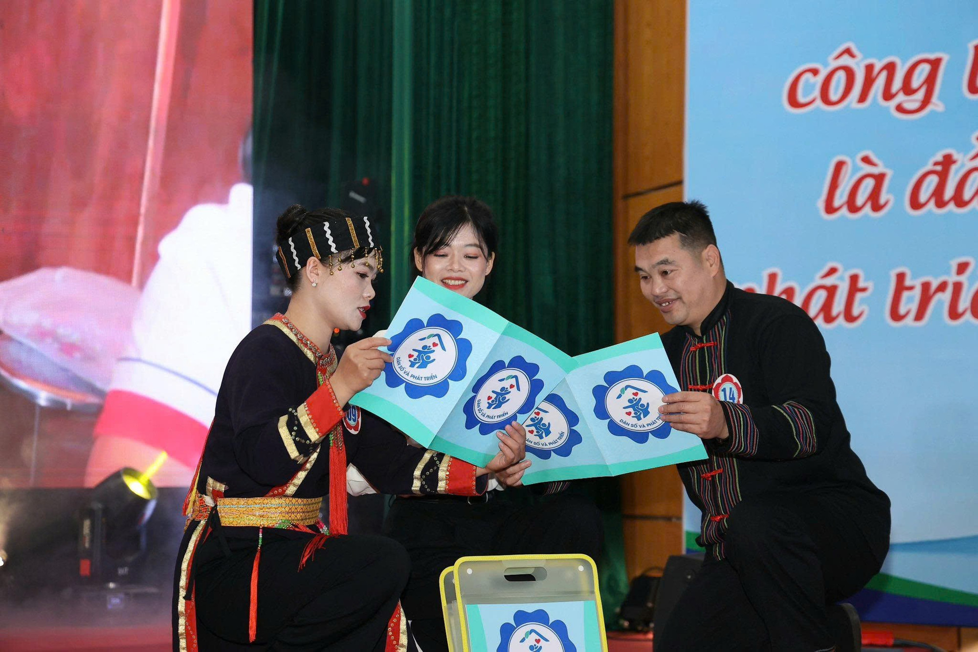 “Yêu nước là sinh đủ 2 con”: Thông điệp mới trước nguy cơ suy giảm dân số tại Việt Nam- Ảnh 2. “Yêu nước là sinh đủ 2 con”: Thông điệp mới trước nguy cơ suy giảm dân số tại Việt Nam- Ảnh 2.