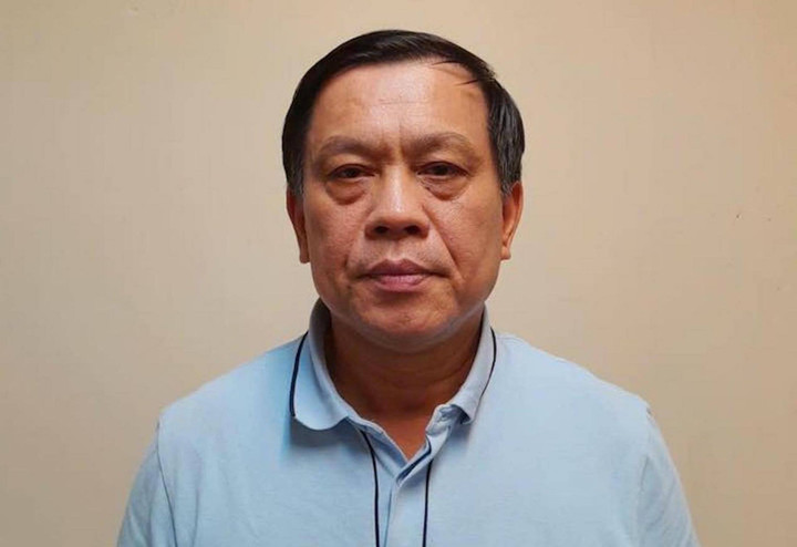 Thu giữ 25 phong bì tiền tỷ đề tên doanh nghiệp tại nơi làm việc của cựu Thứ trưởng Nguyễn Bá Hoan- Ảnh 1.