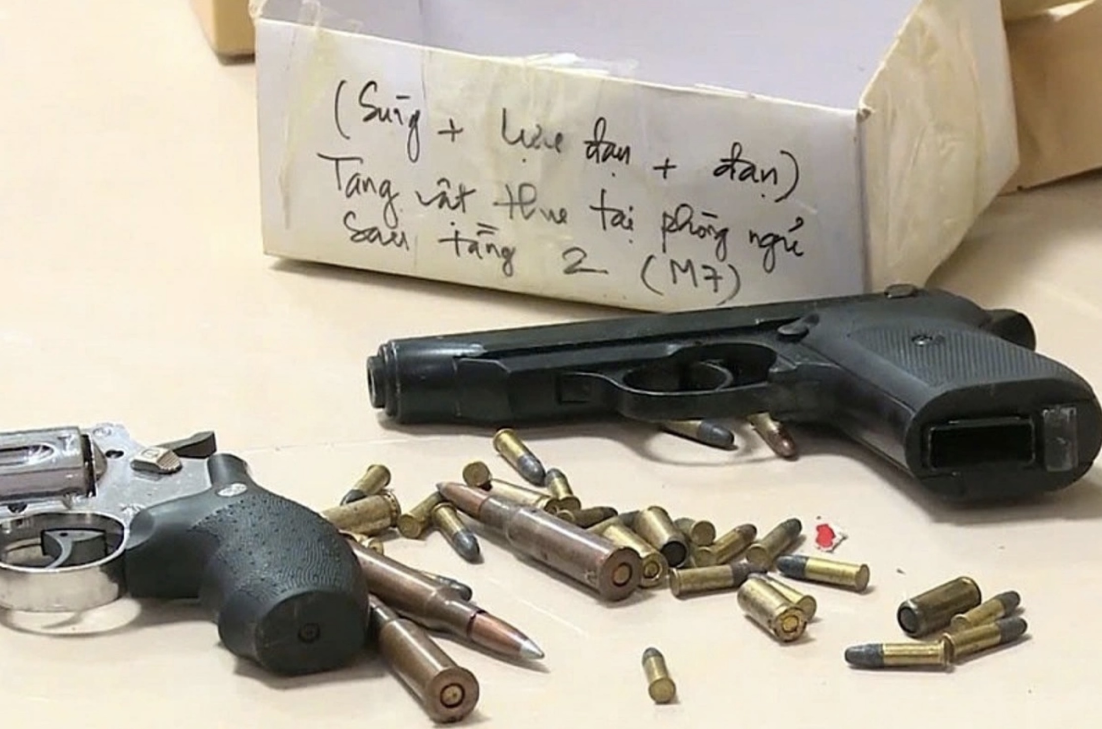 Thu giữ ma túy cực độc Fentanyl khi bắt ổ nhóm có súng và lựu đạn- Ảnh 1. Thu giữ ma túy cực độc Fentanyl khi bắt ổ nhóm có súng và lựu đạn- Ảnh 1.