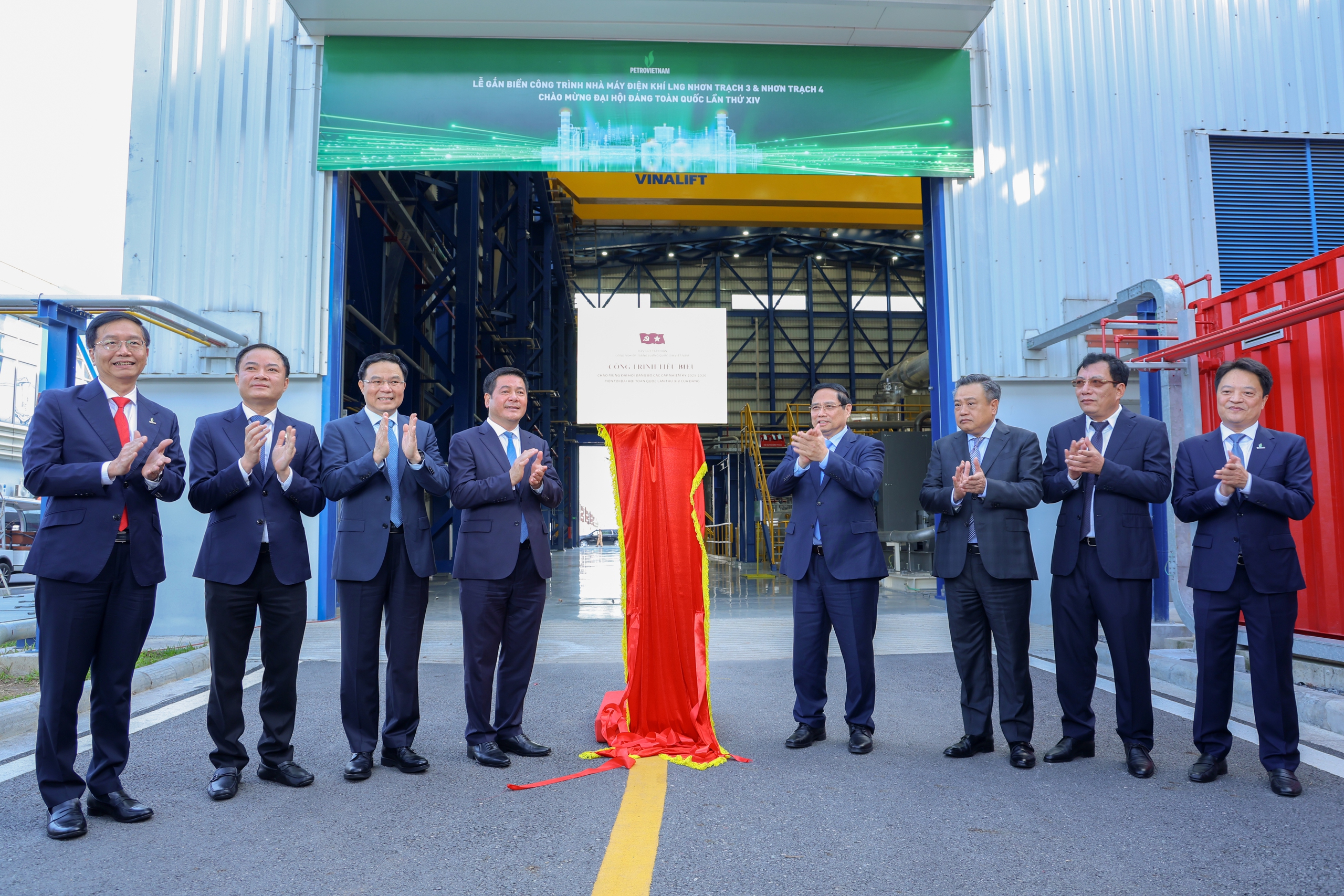 Thủ tướng Phạm Minh Chính khánh thành nhà máy điện khí LNG 1 , 4 tỉ USD tại Đồng Nai - Ảnh 1. Thủ tướng Phạm Minh Chính khánh thành nhà máy điện khí LNG 1 , 4 tỉ USD tại Đồng Nai - Ảnh 1.