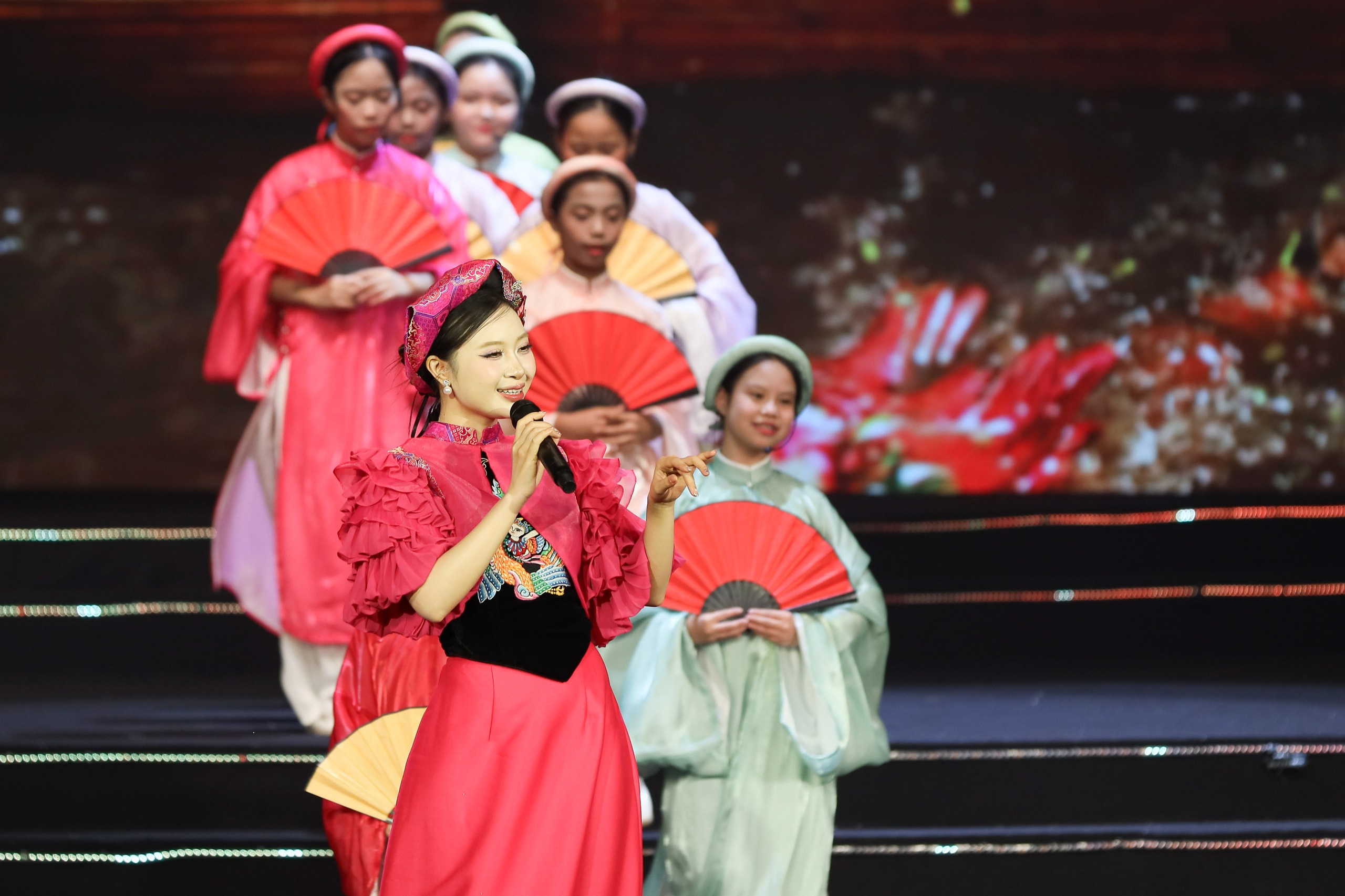 Thủ tướng Phạm Minh Chính dự lễ trao giải thông tin đối ngoại lần thứ XI 5 Thủ tướng - Ảnh 5.