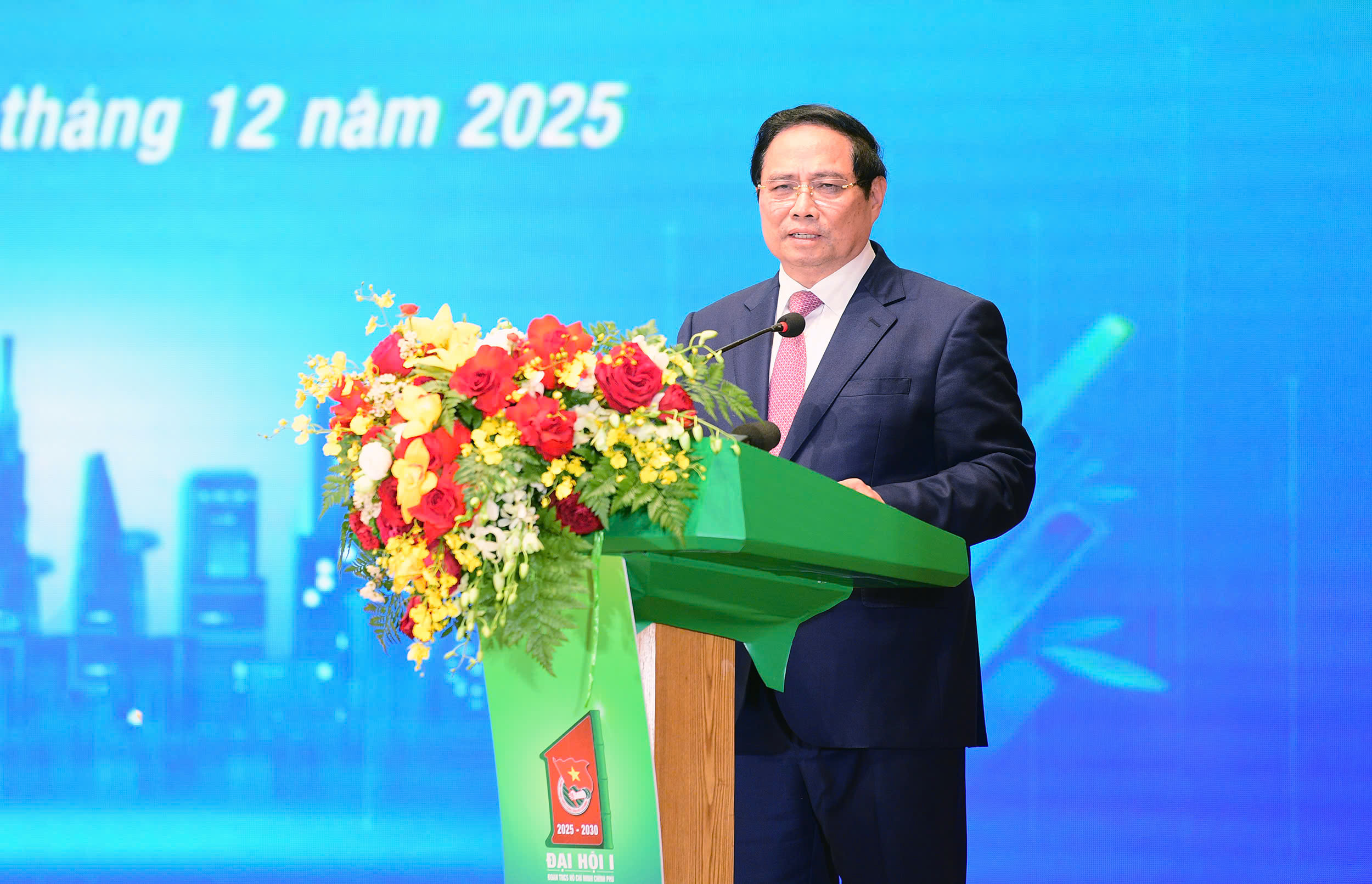 Thủ tướng Phạm Minh Chính chia sẻ suy nghĩ của mình với thanh niên Chính phủ- Ảnh 1.