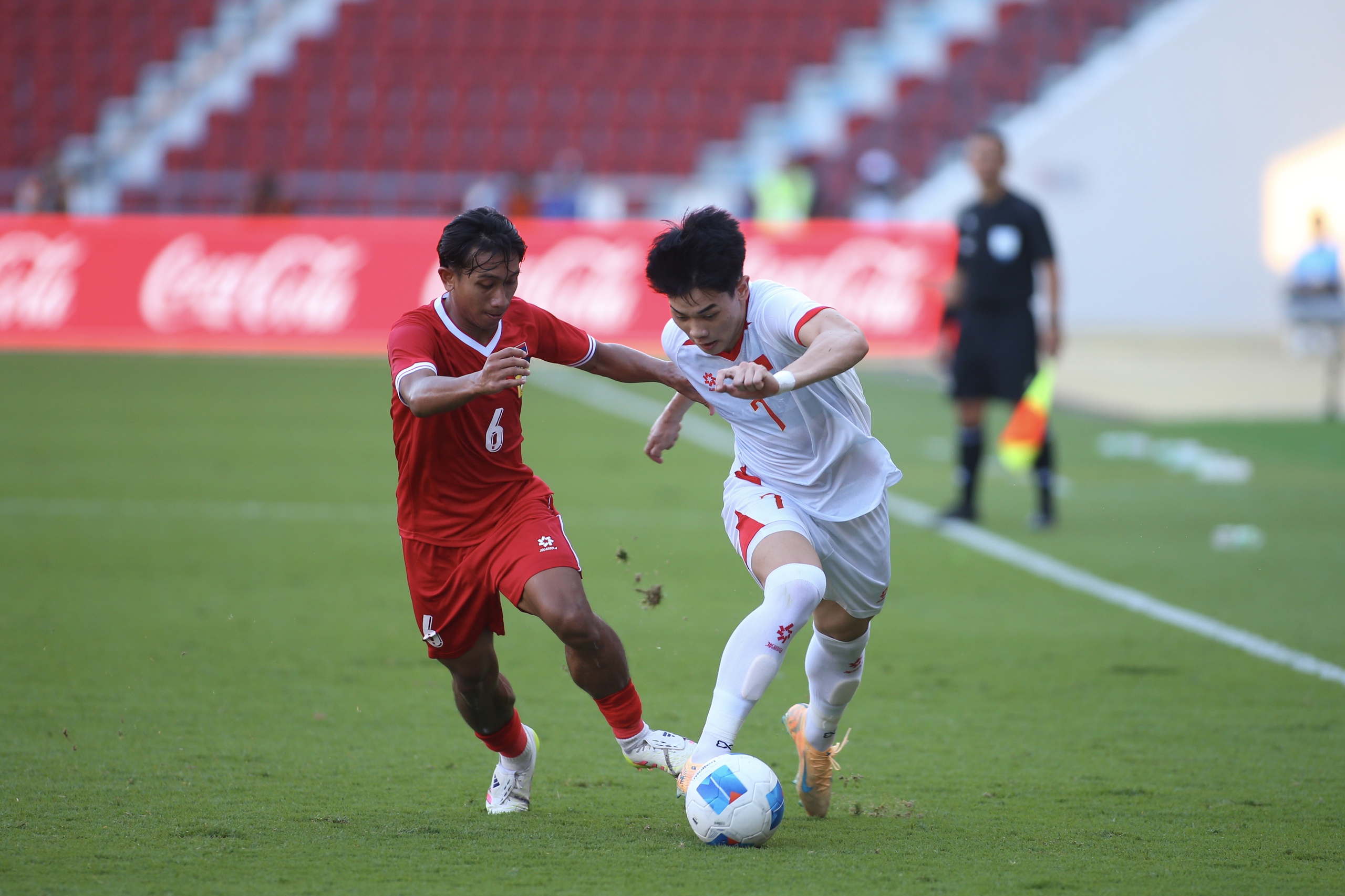 Cánh trái U.23 Việt Nam: Thừa nhân tài nhưng thiếu ý tưởng, thầy Kim giải sao đây?- Ảnh 1.