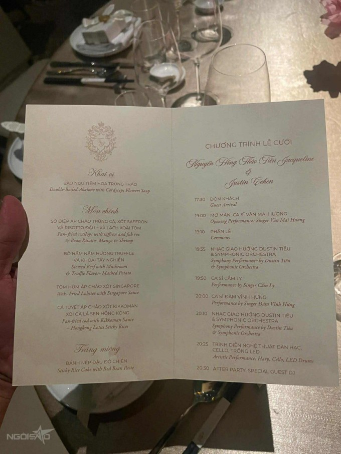 Thực đơn tiệc cưới Á - Âu của Tiên Nguyễn 1 Thực đơn tiệc cưới tối 7/12 của Tiên Nguyễn - Justin Cohen. Ảnh: Hoàng Dung
