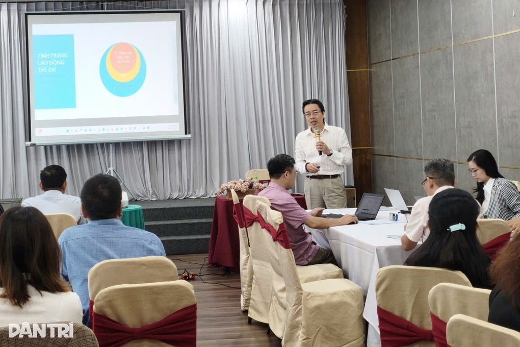 Thực trạng lao động trẻ em: Nhiều trẻ phải ra đường kiếm sống sau 22h - 1