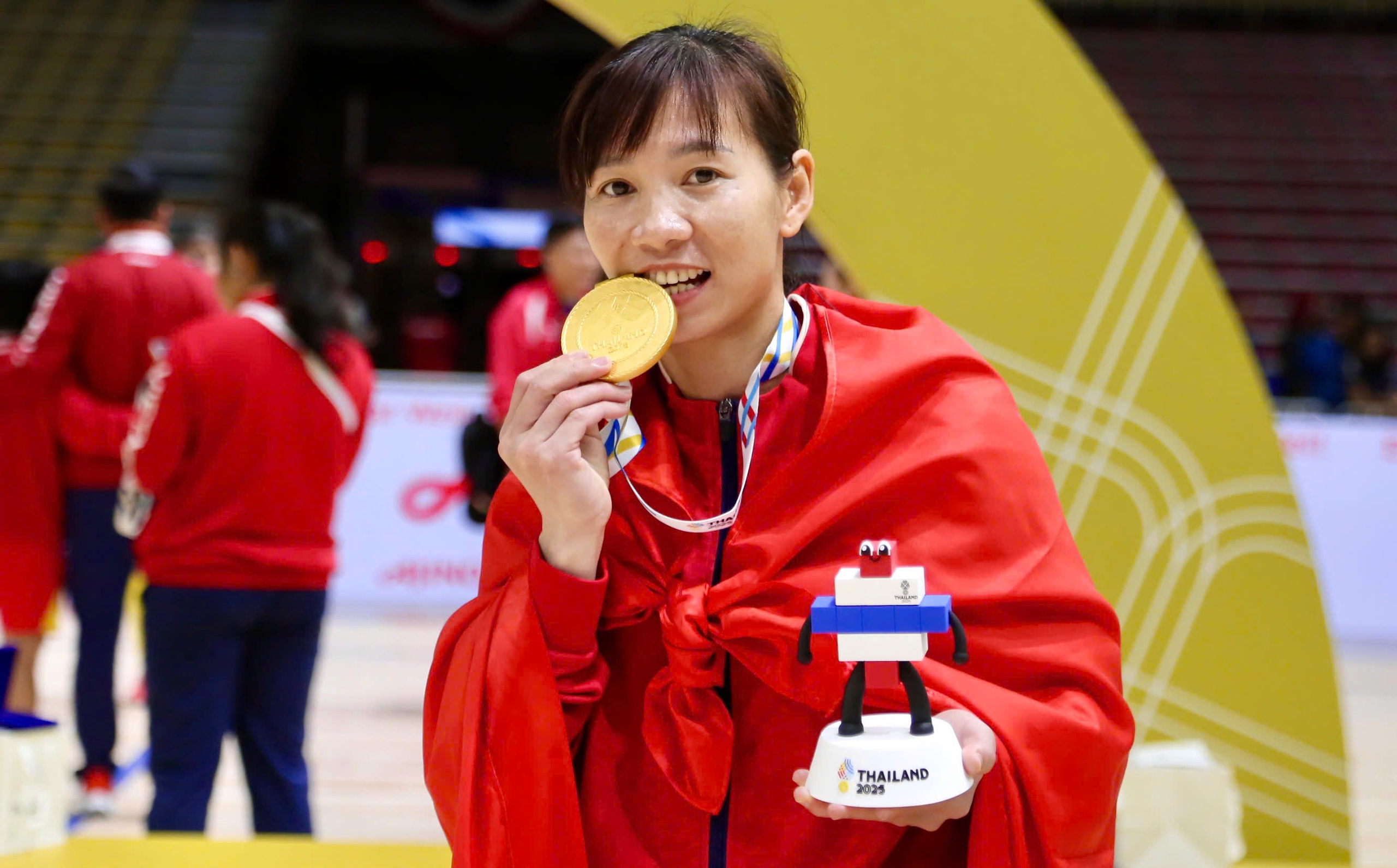 Thùy Trang nói gì sau khi giúp tuyển futsal nữ Việt Nam giành HCV? 1 Thùy Trang - Ảnh 1.