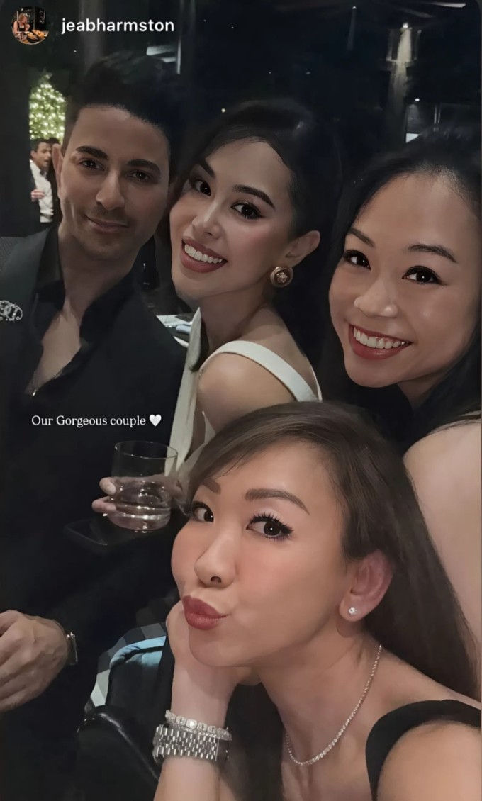 Tiên Nguyễn diện váy nghìn đô đón tiếp các khách quý từ quốc tế.