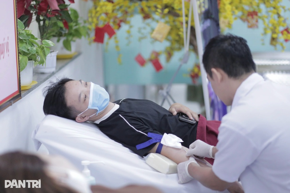 Tiếng loa trong bệnh viện và chuyện xúc động của những “ngân hàng máu sống” - 2