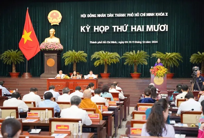 Toàn cảnh phiên họp HĐND TP.HCM. Ảnh: THUẬN VĂN dai-bieu-hdnd-tp.hcm.jpg