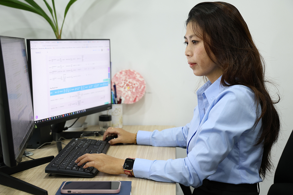 Chị Dương Thị Ngọc Hân và những sáng kiến thi đua yêu nước trong chuyển đổi số - Ảnh 1.