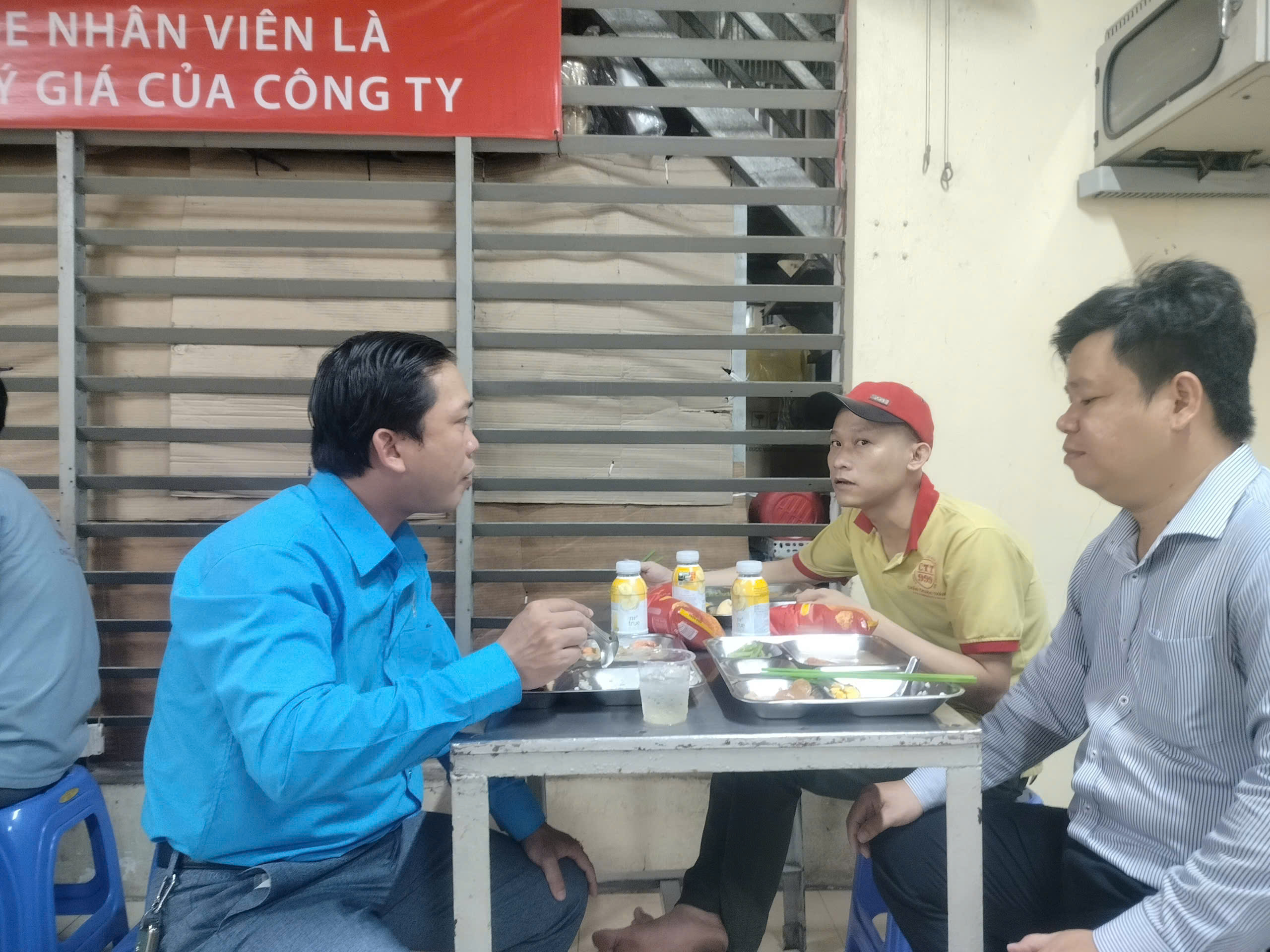 GÓP Ý DỰ THẢO ĐIỀU LỆ CÔNG ĐOÀN VIỆT NAM (SỬA ĐỔI): Tìm mô hình phù hợp - Ảnh 1. GÓP Ý DỰ THẢO ĐIỀU LỆ CÔNG ĐOÀN VIỆT NAM (SỬA ĐỔI): Tìm mô hình phù hợp - Ảnh 1.