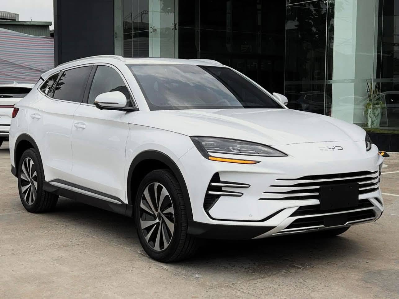 Tin tức giá xe: Loạt xe được giảm giá tới cả trăm triệu đồng đón Tết Nguyên đán 1 giảm giá - Ảnh 1.