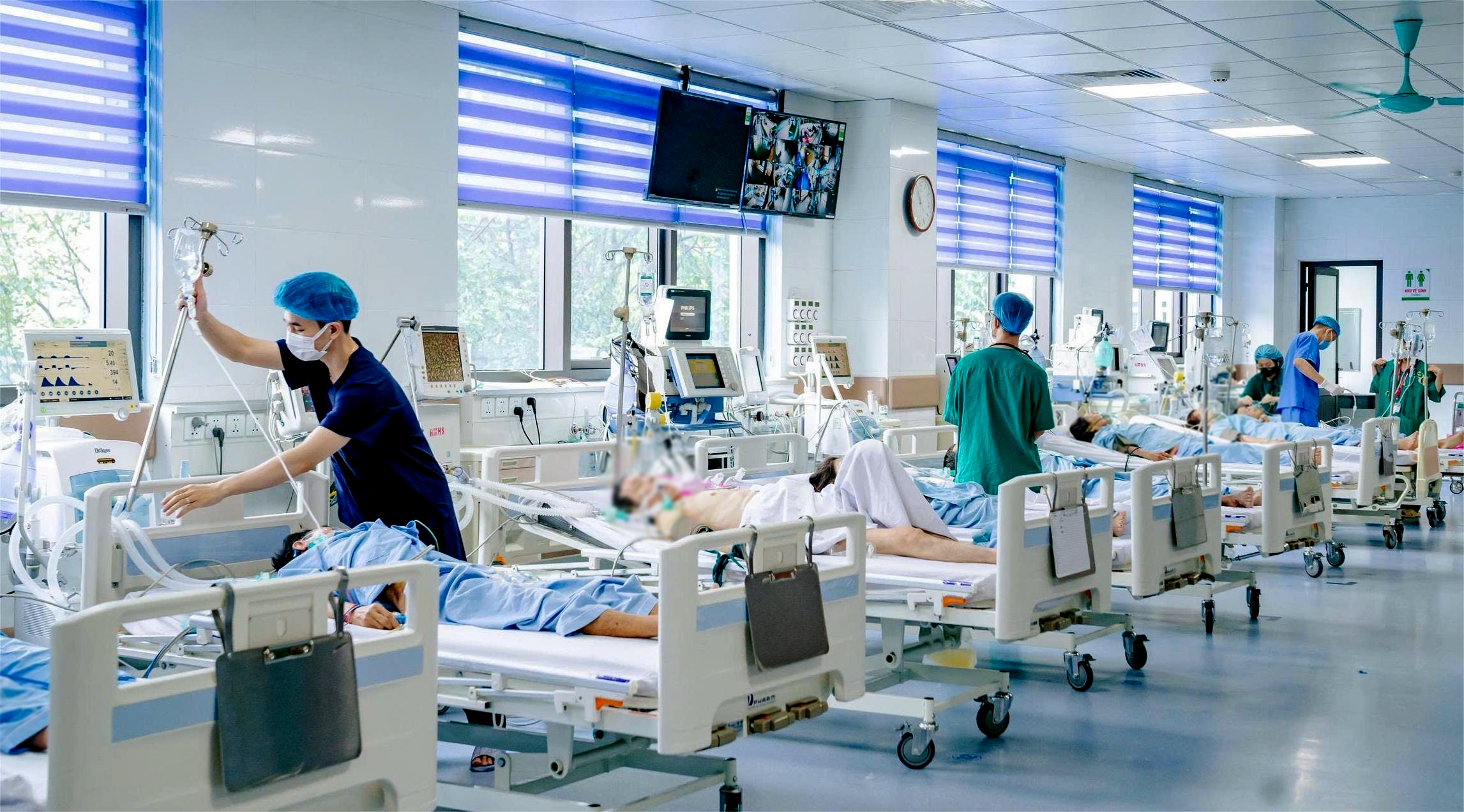 Tin tức sáng 2-12: Quốc hội bàn về đề xuất hơn 700.000 tỉ đồng đầu tư cho giáo dục và y tế - Ảnh 1.