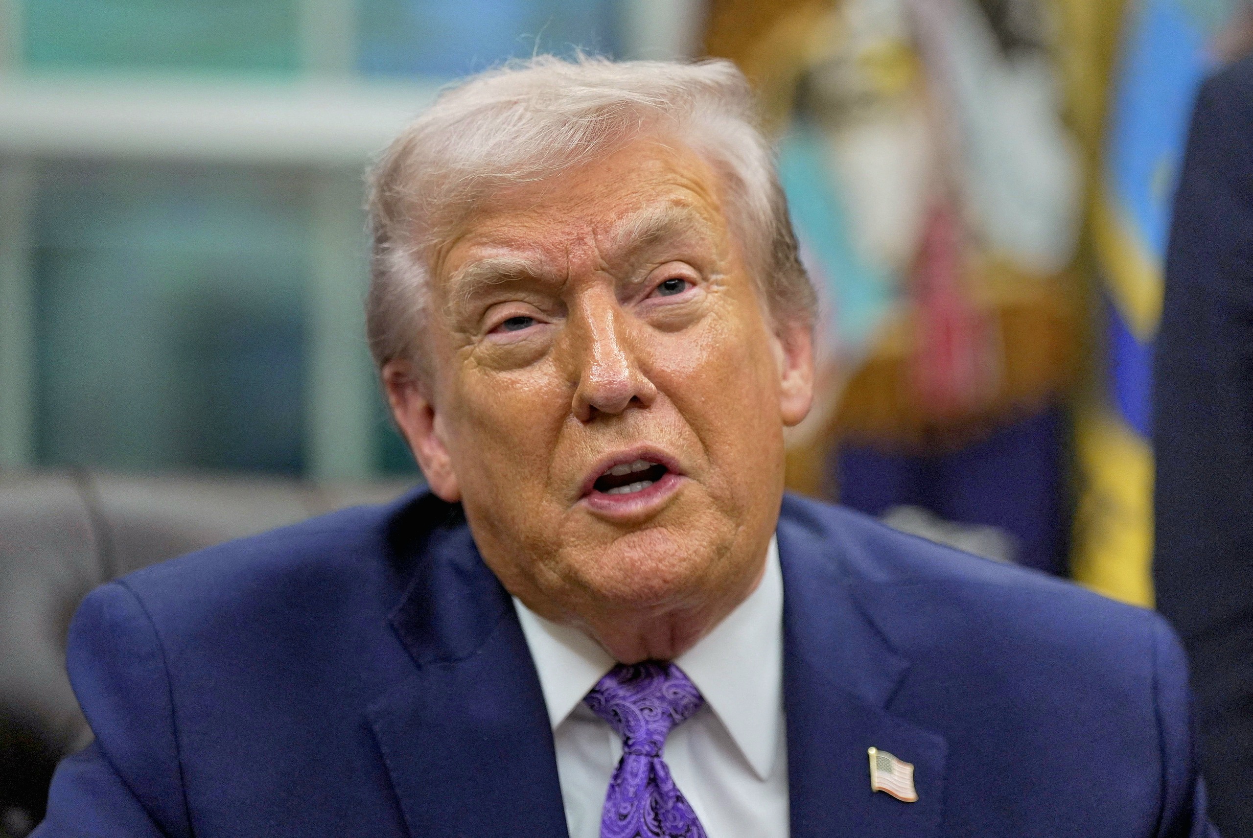 Tin tức thế giới 17-12: Ông Trump tin đã lãnh đạo đất nước rất tốt; Dân Lào không được nhập cảnh Mỹ - Ảnh 1.