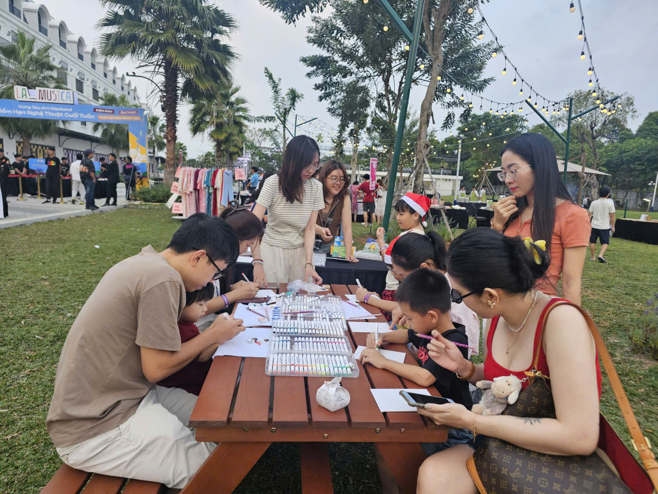 TP.HCM: Tổ chức chương trình điểm hẹn nghệ thuật cuối tuần để thu hút du khách- Ảnh 1.