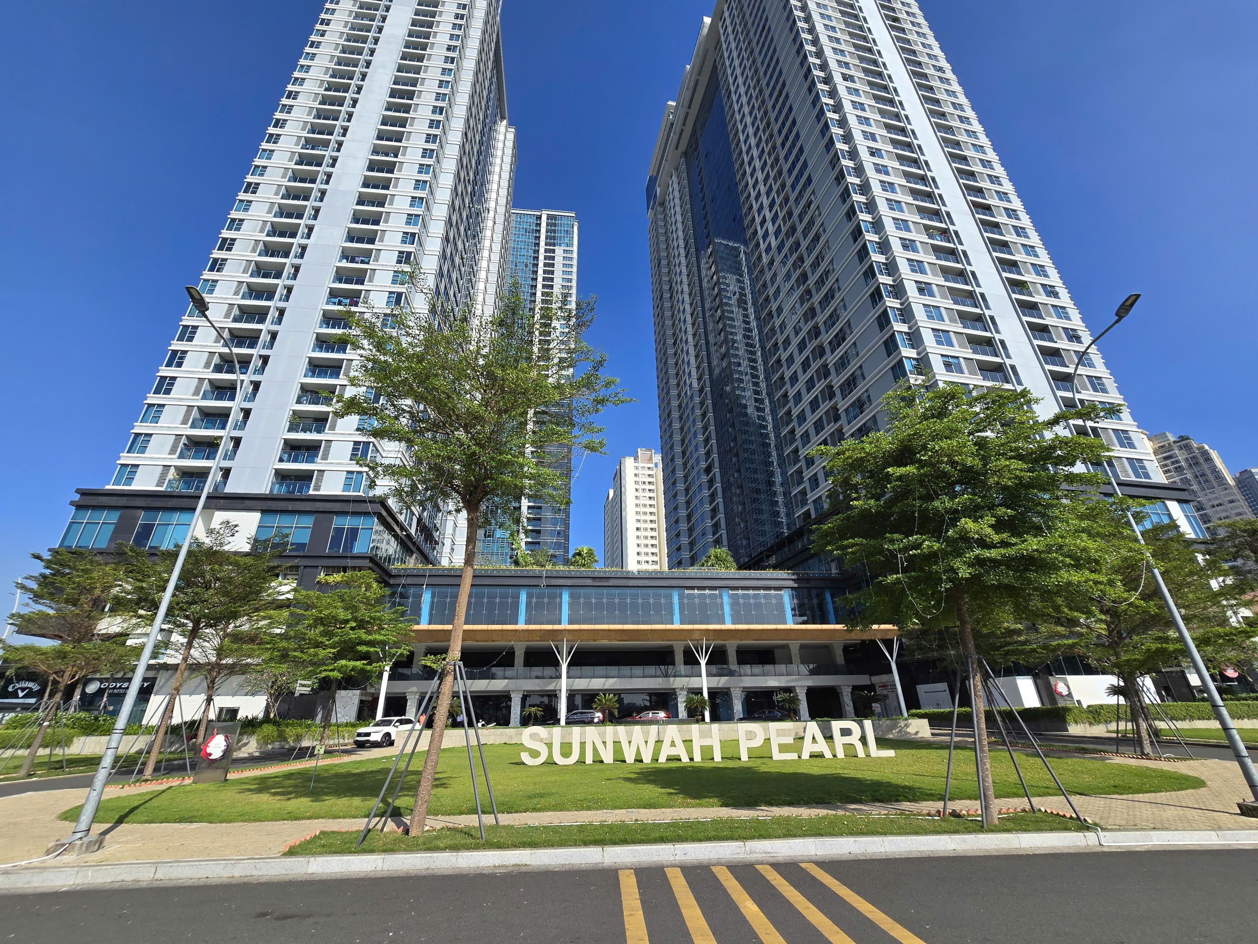 Tòa án nhân dân TP.HCM yêu cầu các chủ tòa nhà Sunwah Pearl có mặt để giải quyết vụ án 1 Tòa án nhân dân TP.HCM yêu cầu các chủ tòa nhà Sunwah Pearl có mặt để giải quyết vụ án - Ảnh 1.