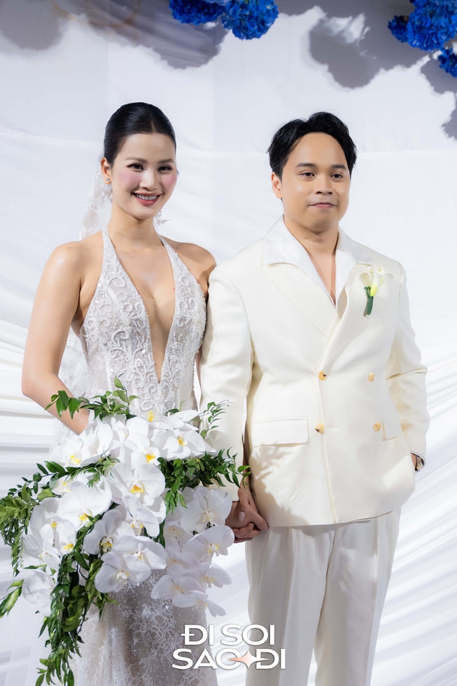 Đám cưới Hương Ly tại Hà Nội: Cô dâu che bụng lùm lùm, Hoa hậu Khánh Vân và dàn mỹ nhân đổ bộ - Ảnh 1.