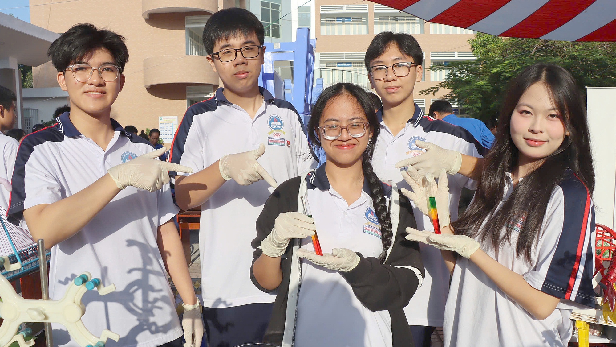 Trải nghiệm lý thú tại ngày hội học sinh, sinh viên 1 ngày hội học sinh, sinh viên - Ảnh 1.