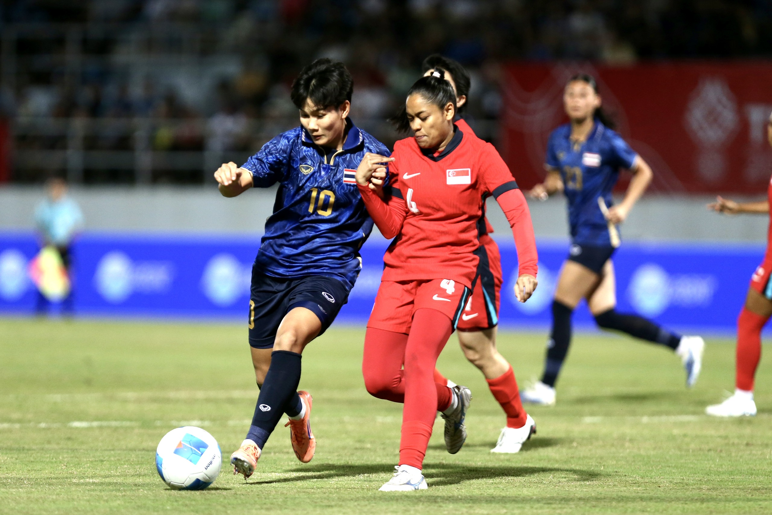 Tranh HCĐ bóng đá SEA Games 33, nữ Thái Lan - Indonesia: Món quà an ủi - Ảnh 1. Tranh HCĐ bóng đá SEA Games 33, nữ Thái Lan - Indonesia: Món quà an ủi - Ảnh 1.