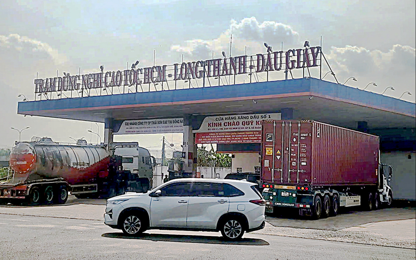 trạm dừng cao tốc - Ảnh 1.