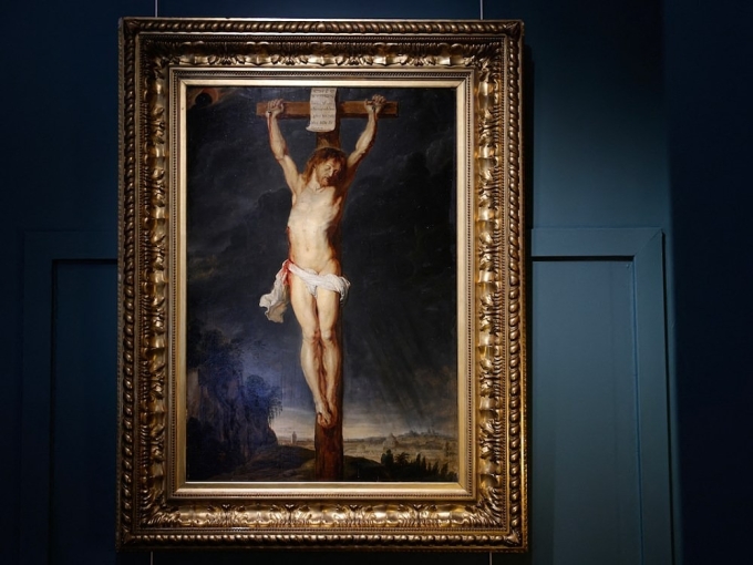 Bức tranh Chúa trên thập tự giá có giá hơn 3,4 triệu USD (khoảng 89 tỷ đồng). Ảnh: AFP