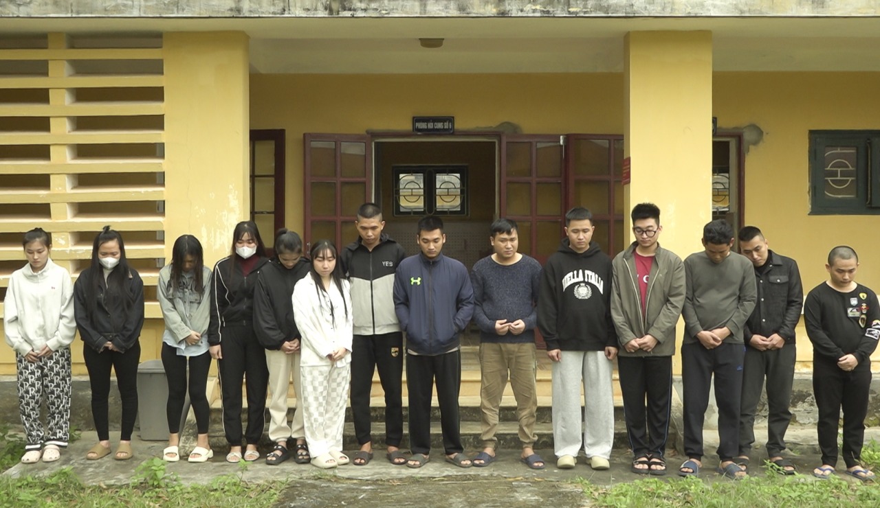 Triệt phá đường dây lừa đảo tại Campuchia gần 1.000 tỉ đồng, bắt 14 nghi phạm - Ảnh 1.