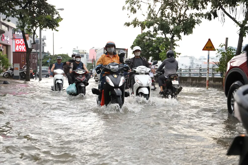 triều cường.jpg