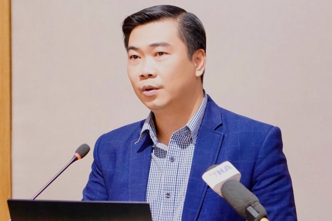 Ông Trương Hữu Chung, Trưởng phòng Xúc tiến thương mại và đầu tư, Cục Công nghiệp Công nghệ thông tin, tại họp báo sáng 1/12 của Bộ Khoa học và Công nghệ. Ảnh: Doãn Mạnh