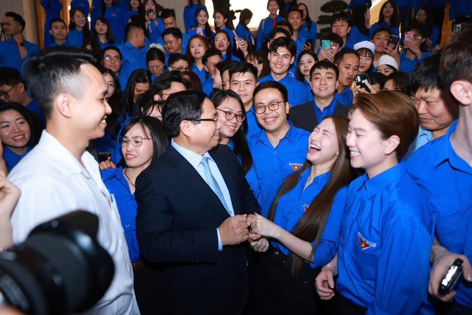 Hit quốc dân giúp 1 người đổi đời: Trở thành biểu tượng quảng bá văn hóa, được Thủ tướng khen ngợi- Ảnh 3.