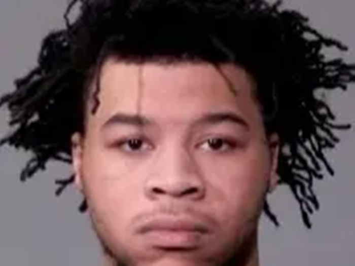 Trộm xe bất thành, ẩu đả với chủ xe rồi quay lại… xin iPhone đánh rơi 1 trộm xe - Ảnh 1.