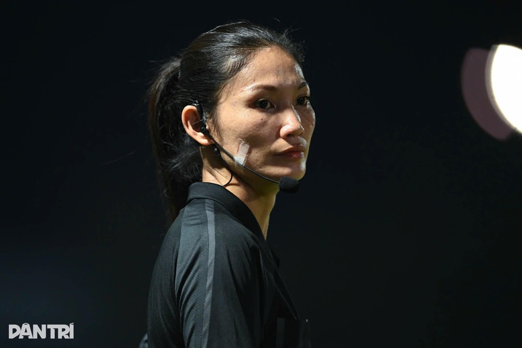 Trọng tài đồng hương với HLV Philippines có thổi ép tuyển nữ Việt Nam? - 1