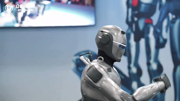 Trung Quốc giới thiệu robot đầu tiên trên thế giới được tạo ra để đấm nhau, đến cái tên cũng lấy cảm hứng từ Trung Quốc giới thiệu robot đầu tiên trên thế giới được tạo ra để đấm nhau, đến cái tên cũng lấy cảm hứng từ