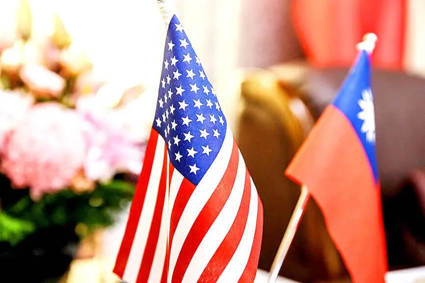 0412 Trung Quốc, Đài Loan lên tiếng việc ông Trump ký luật mới về quan hệ với Đài Bắc.jpg