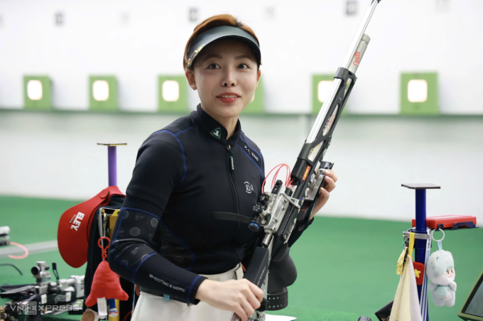 Phí Thanh Thảo thi đấu tại nội dung 10m súng trường hơi nữ tại SEA Games 33. Ảnh: Đức Đồng