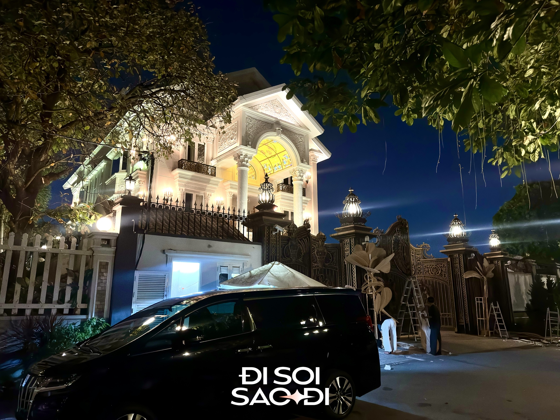 Trước giờ G lễ cưới Tiên Nguyễn: Biệt thự đã dựng cổng hoa, 1 thành viên gia đình tỷ phú lên tiếng 1 Truoc gio G le cuoi Tien Nguyen Biet thu da